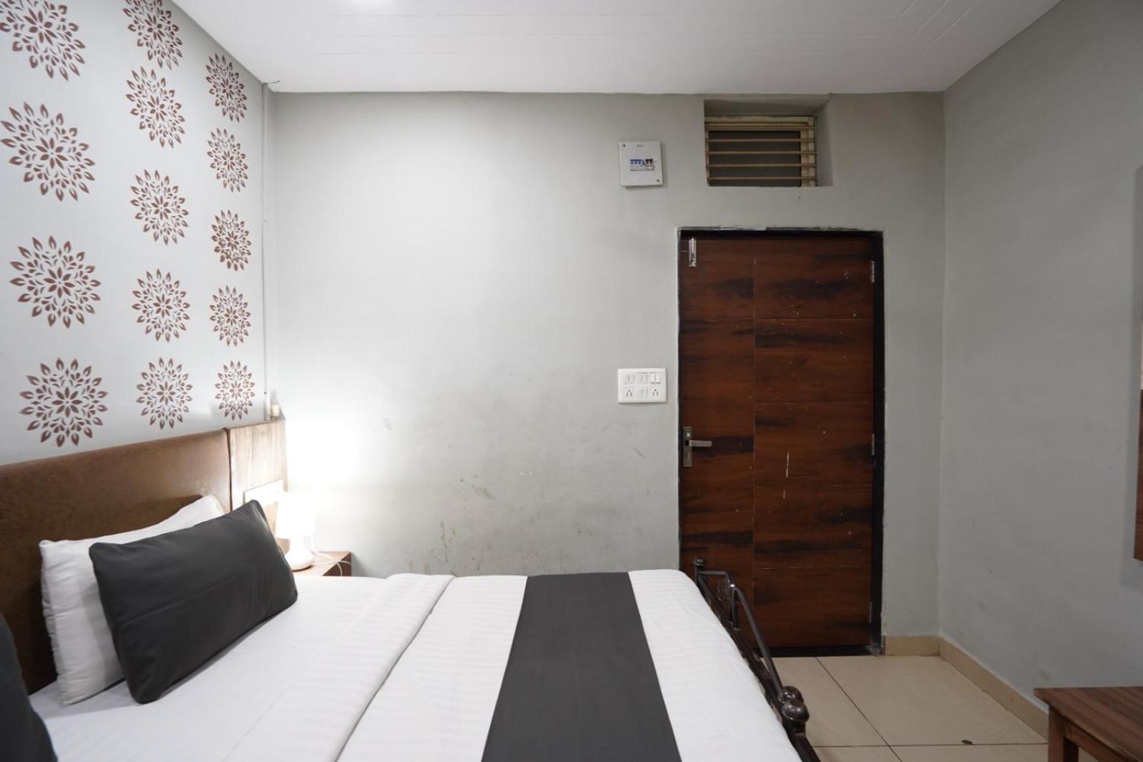 Hotel Sai Inn, Ahmedabad Airport Luaran gambar