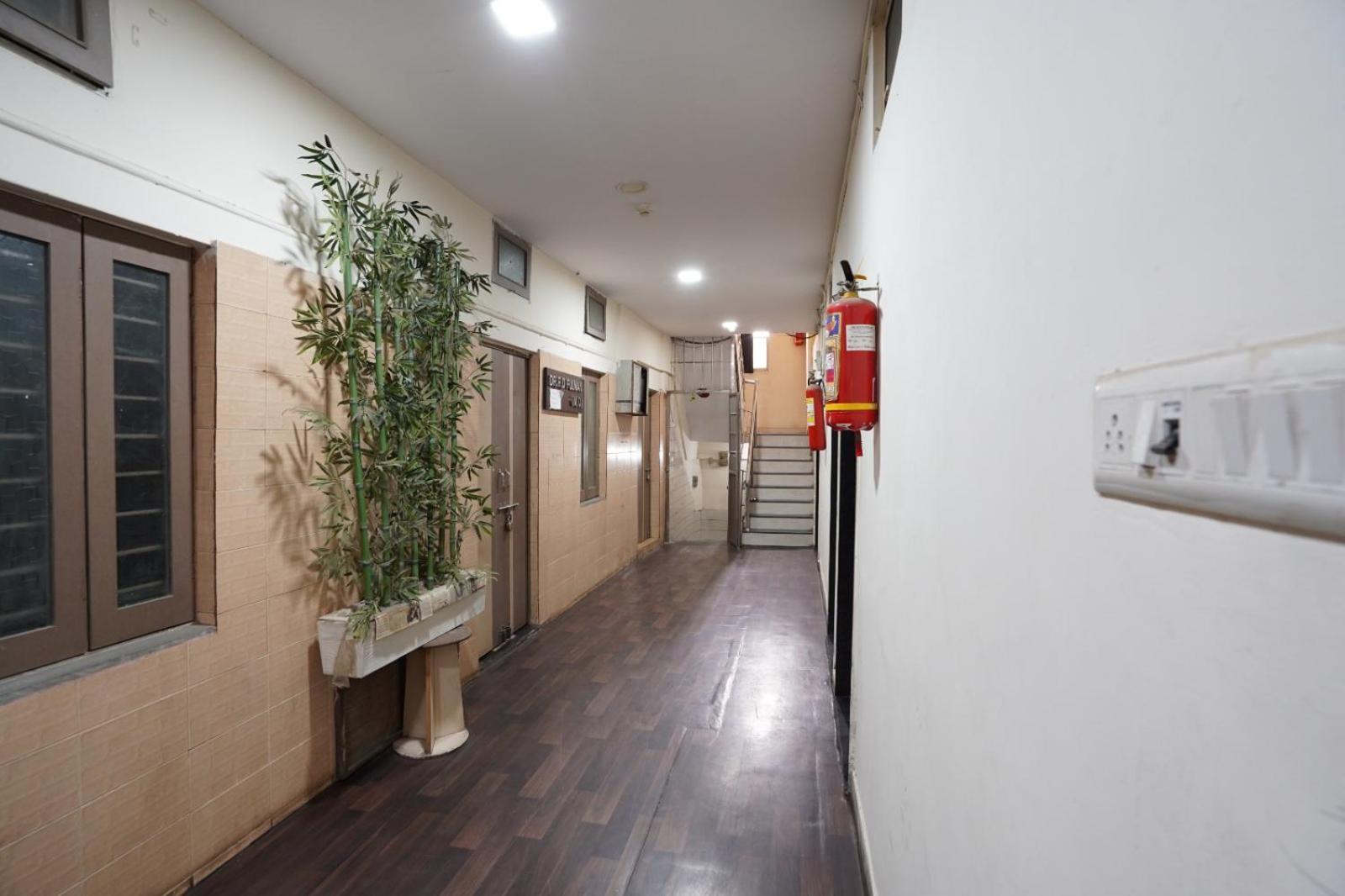 Hotel Sai Inn, Ahmedabad Airport Luaran gambar