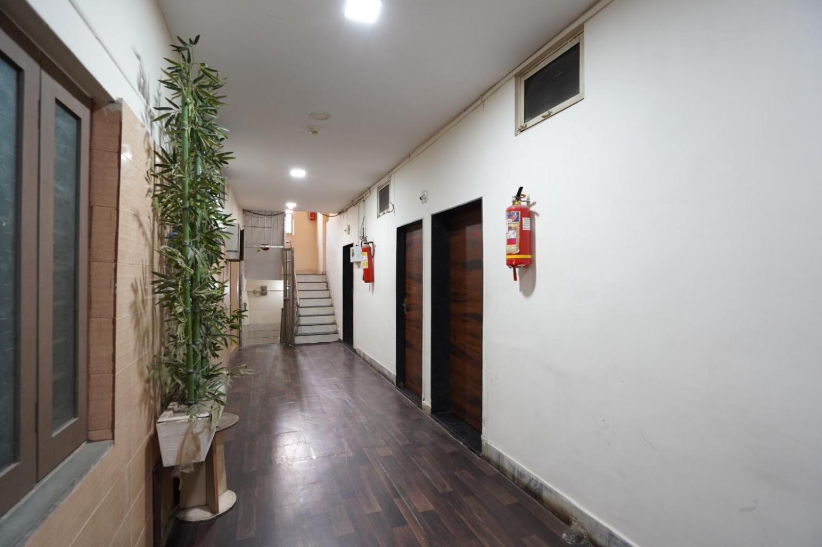 Hotel Sai Inn, Ahmedabad Airport Luaran gambar